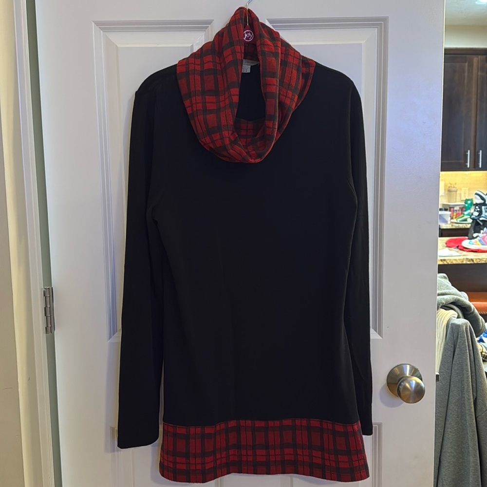 Women’s long sleeve long casual shirt, size S/M